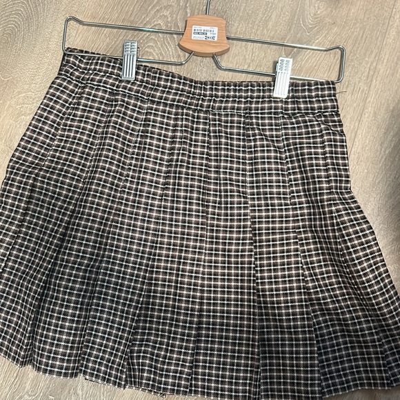 plaid skirt - Picture 2 of 3